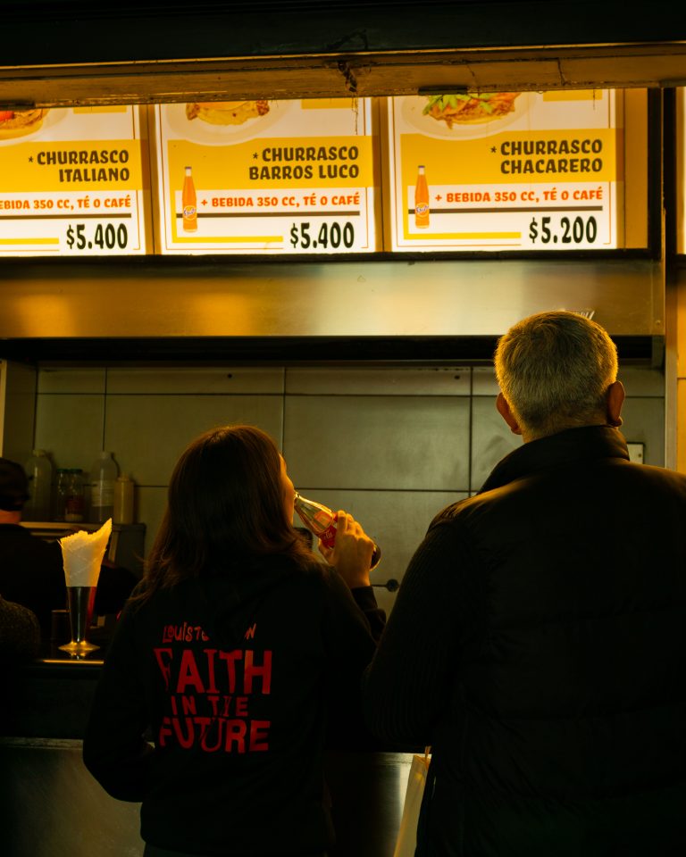 Street photo in Santiago, Chile by Andrés Mellado