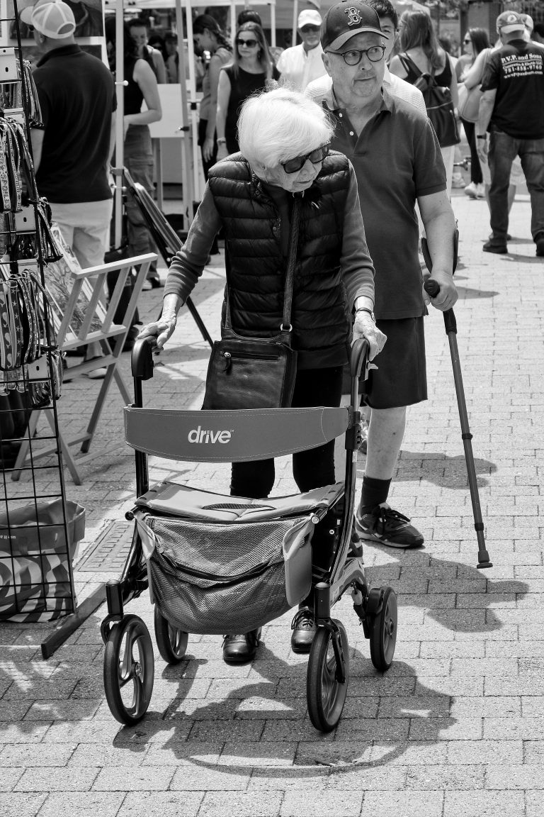 Street photo in Hampton, United States by Manuel Ricardo Pérez
