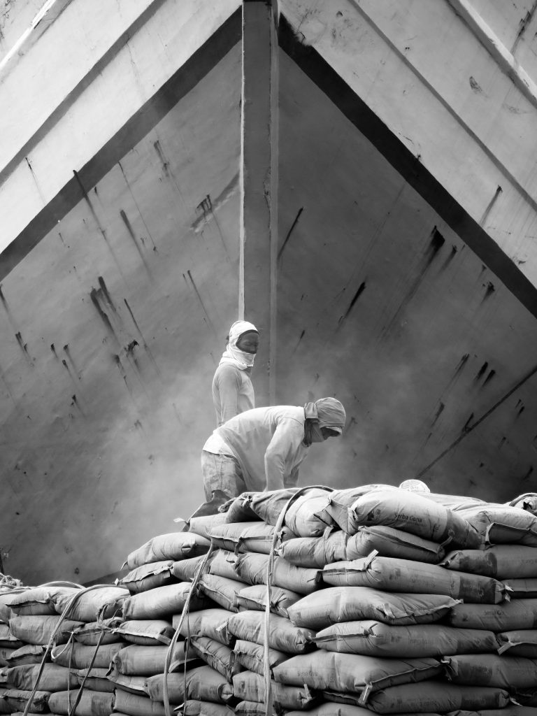 Street photo in Pelabuhan Sunda Klp, Indonesia by Andri Yudatama