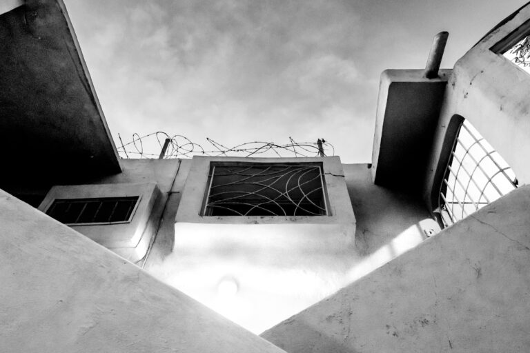 Street photo in Cancún, Mexico by Duncan Aitken