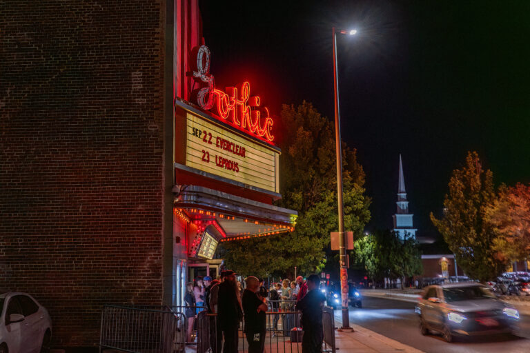 Street photo in Englewood, United States by Nick Thompson