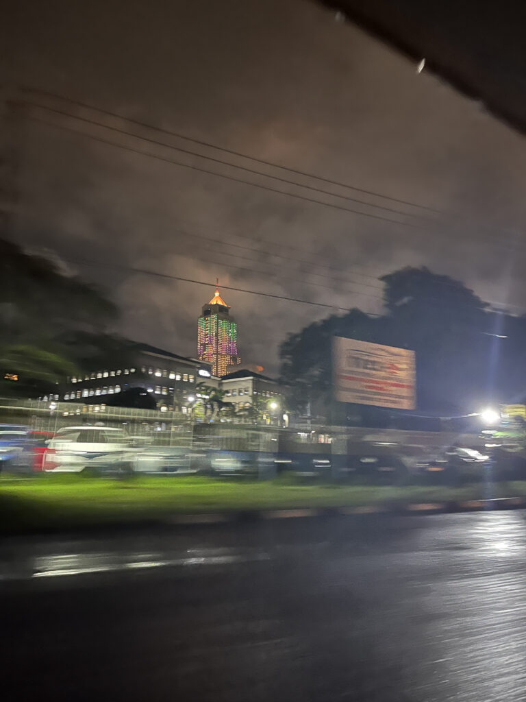 Street photo in Nairobi, Kenya by Jonas Warui