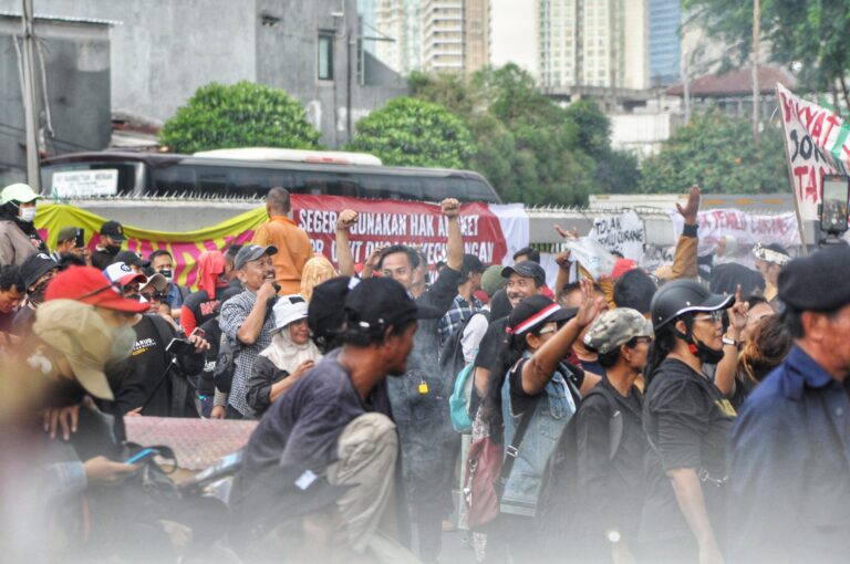 Photo by Hendra Jn