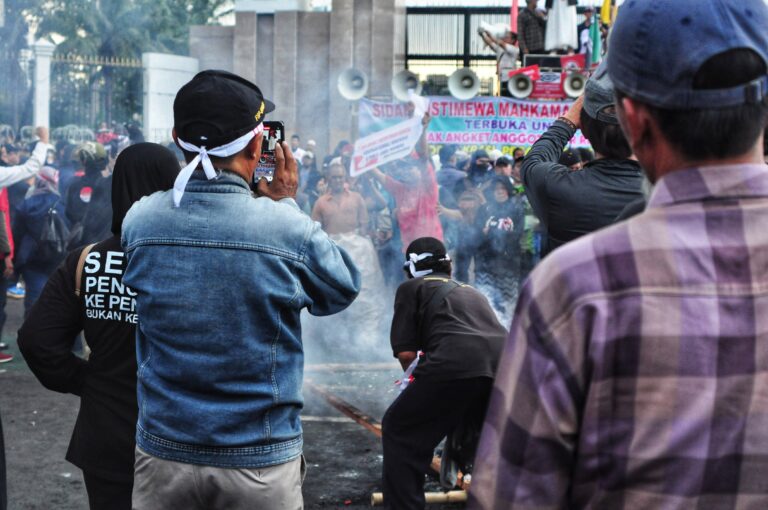Photo by Hendra Jn