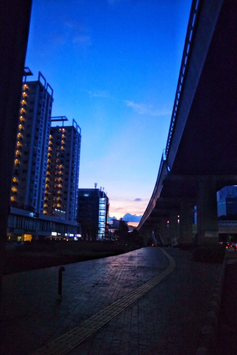 Photo by Hendra Jn