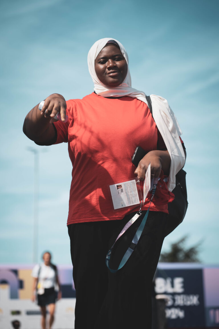 Street photo in Saint-Denis, France by Gérald Ambroise