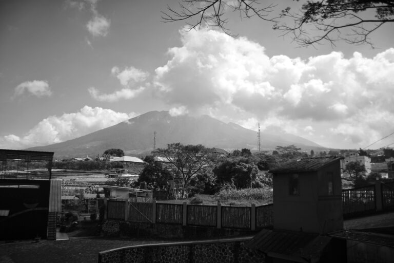 Photo by Hendra Jn
