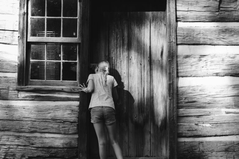 Street photo in Lincoln, Canada by Jay Feenstra