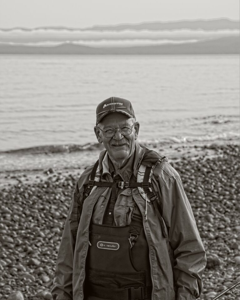 Street photo in Qualicum Beach, Canada by Mike Carter