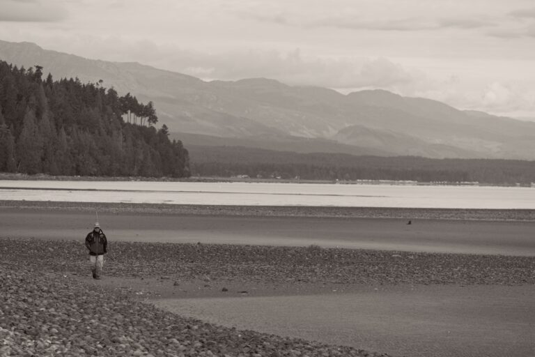 Street photo in Qualicum Beach, Canada by Mike Carter