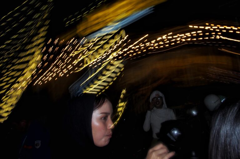 Street photo in Bandung, Indonesia by Raka Onex