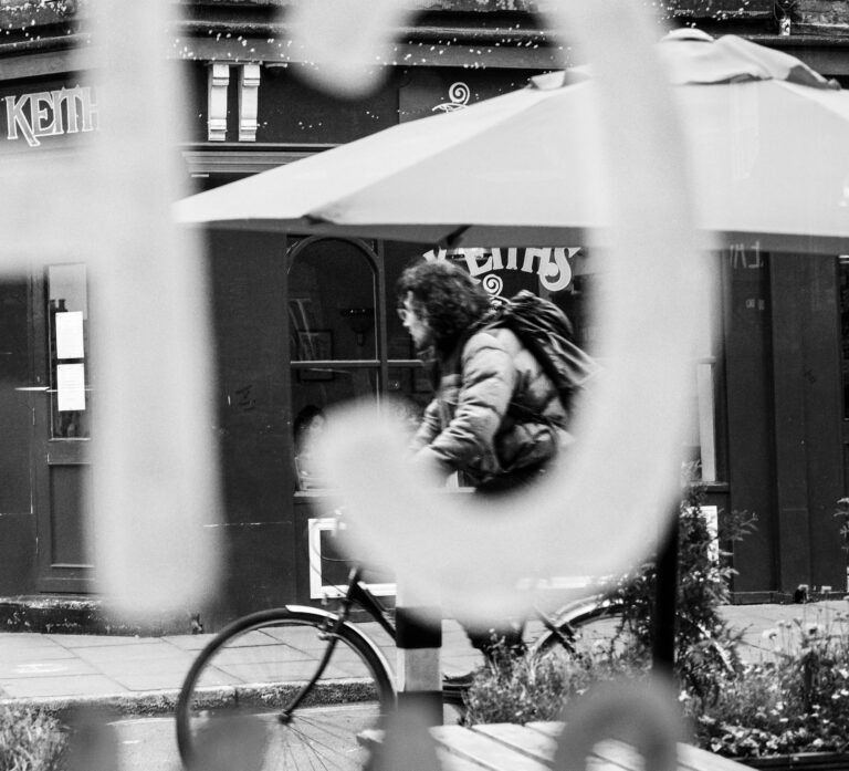 Street photo in Liverpool, United Kingdom by Jason Riley