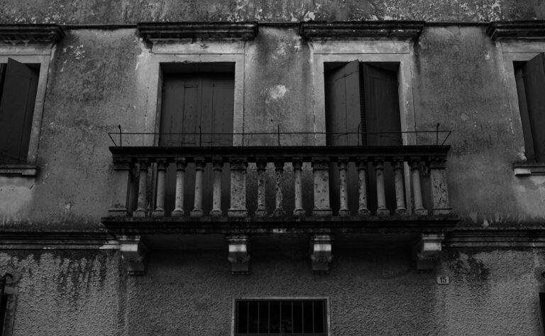 Street photo in Treviso, Italy by Jesper Nybroe