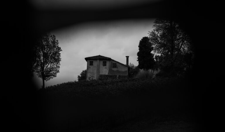 Street photo in Treviso, Italy by Jesper Nybroe