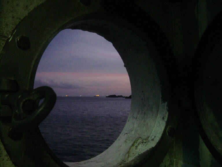 Street photo in Balikpapan, Indonesia by Hyatt Hassbb