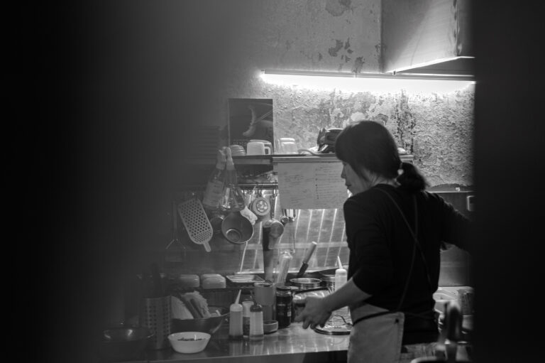 Street photo in Nonsan, South Korea by Jvak Cheon