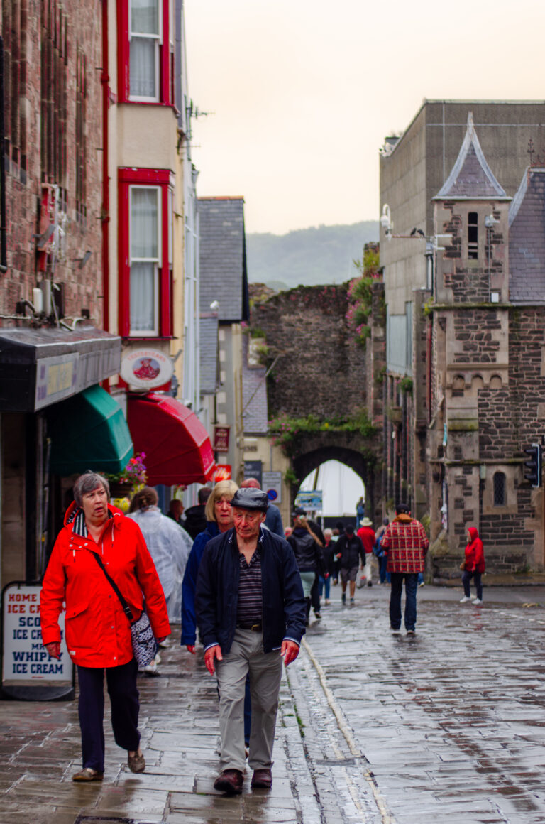 Street photo in Conwy, United Kingdom by Tom Roselle