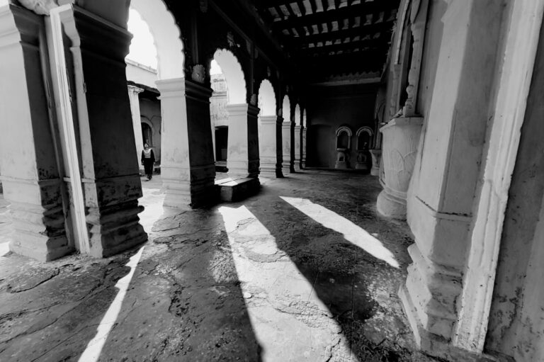 Street photo in Murshidabad, India by Tanwir Mir