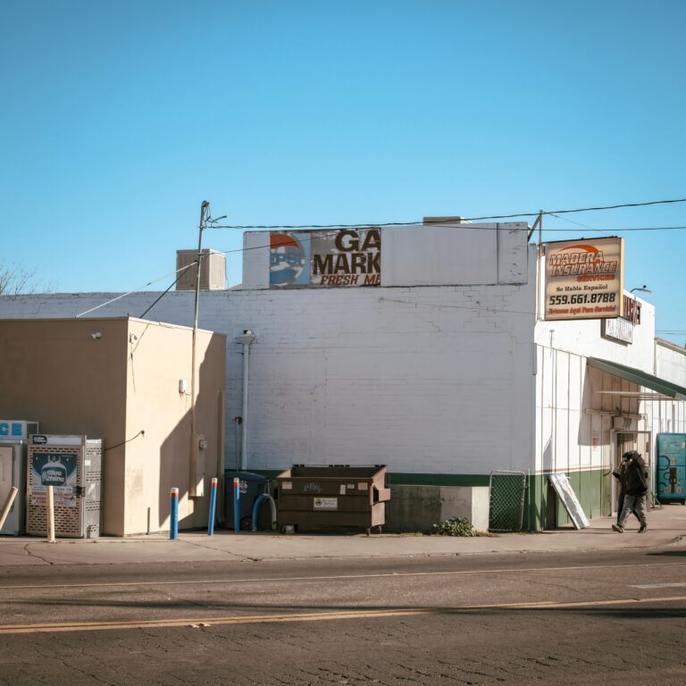 Street photo in Madera, United States by Jeff Cook