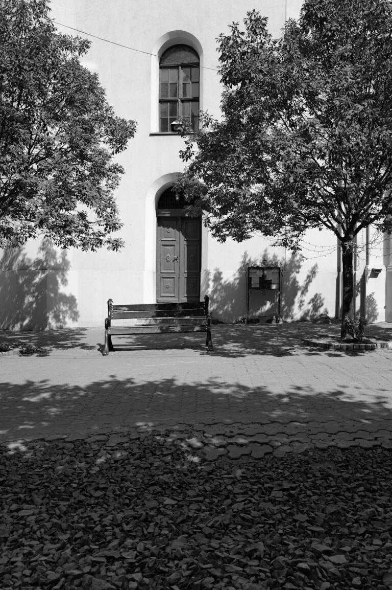 Street photo in Uzhhorod, Ukraine by Ros Trotsiuk