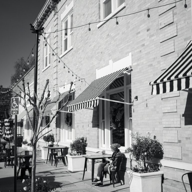 Street photo in Kingsburg, United States by Jeff Cook