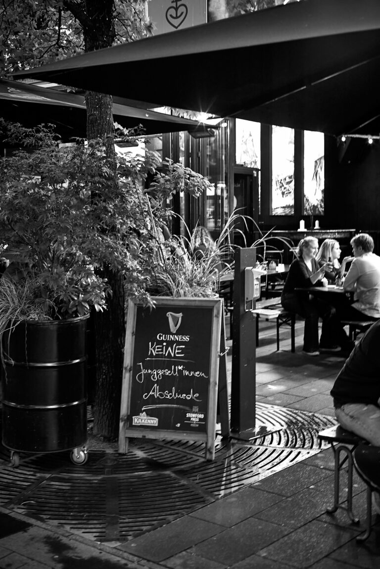 Street photo in Bochum, Germany by Thomas Götze