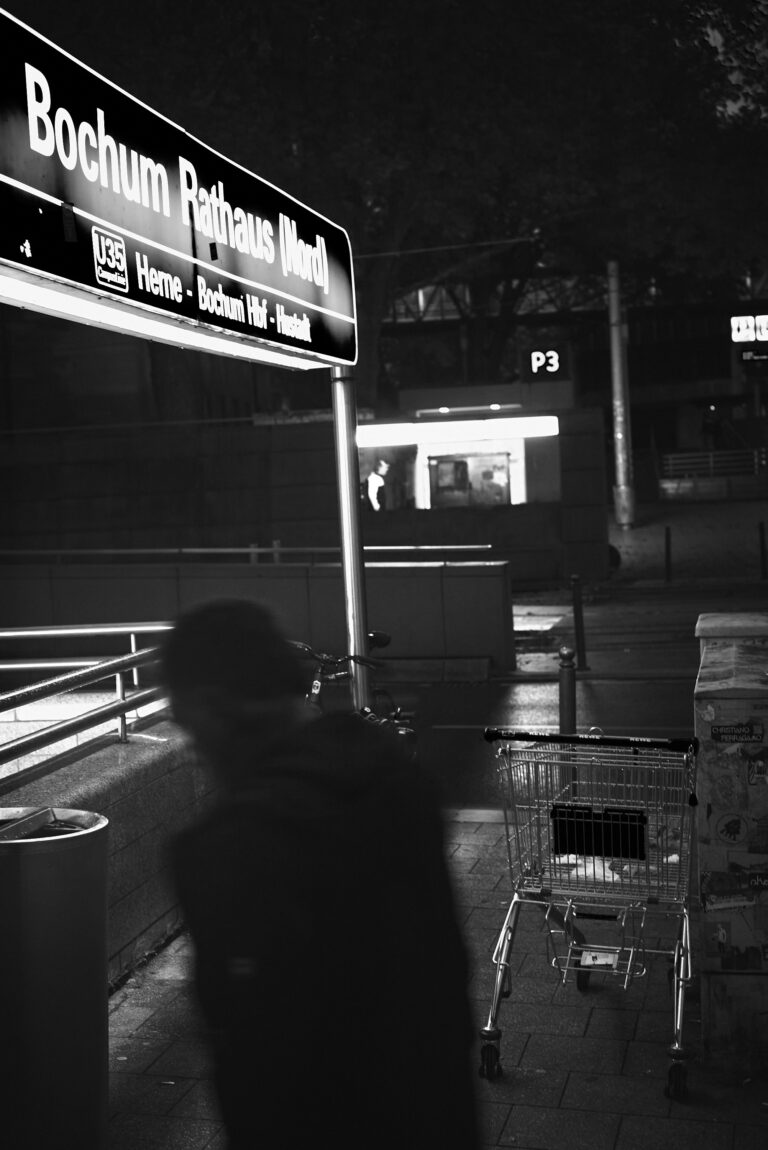 Street photo in Bochum, Germany by Thomas Götze