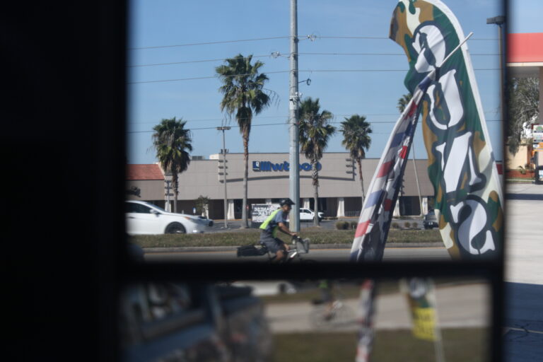 Street photo in Sebring, United States by Izzy Boo