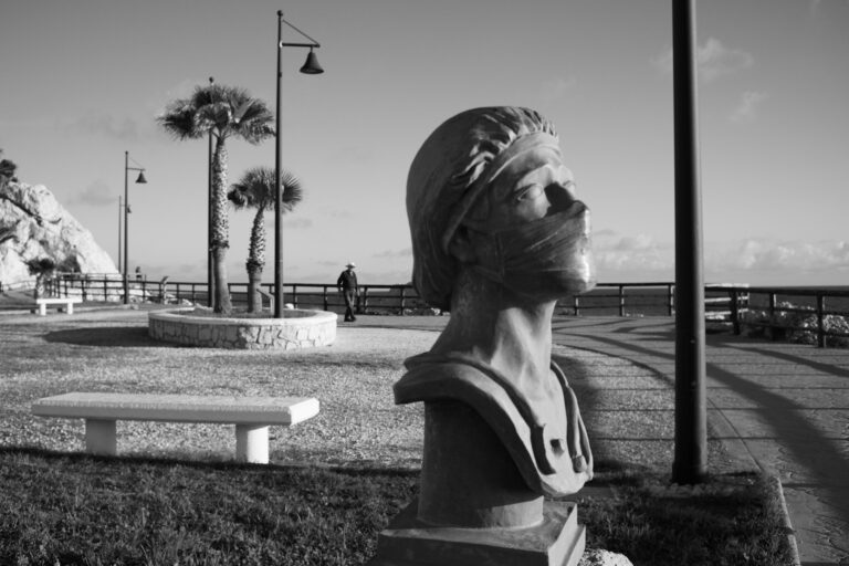 Street photo in Rincón de la Victoria, Spain by Pascal Hoerner