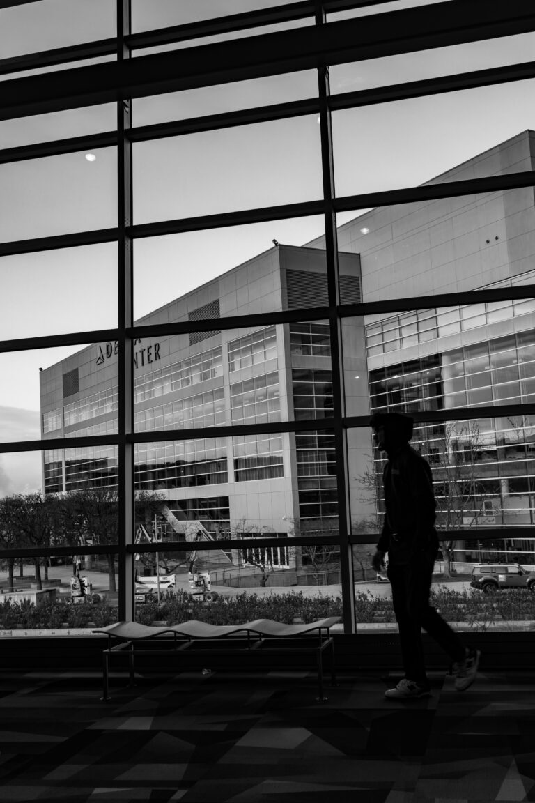 Street photo in Salt Lake City, United States by Dan Lawyer