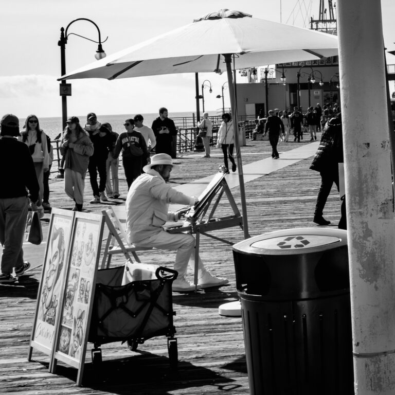 Street photo in Santa Monica, United States by Dan Lawyer