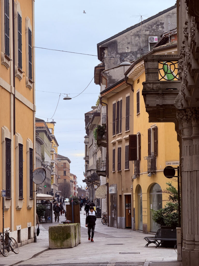 Street photo in Cremona, Italy by Alessandro Mondini