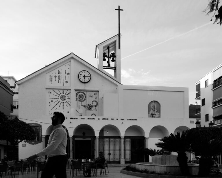 Street photo in Fuengirola, Spain by Pascal Hoerner