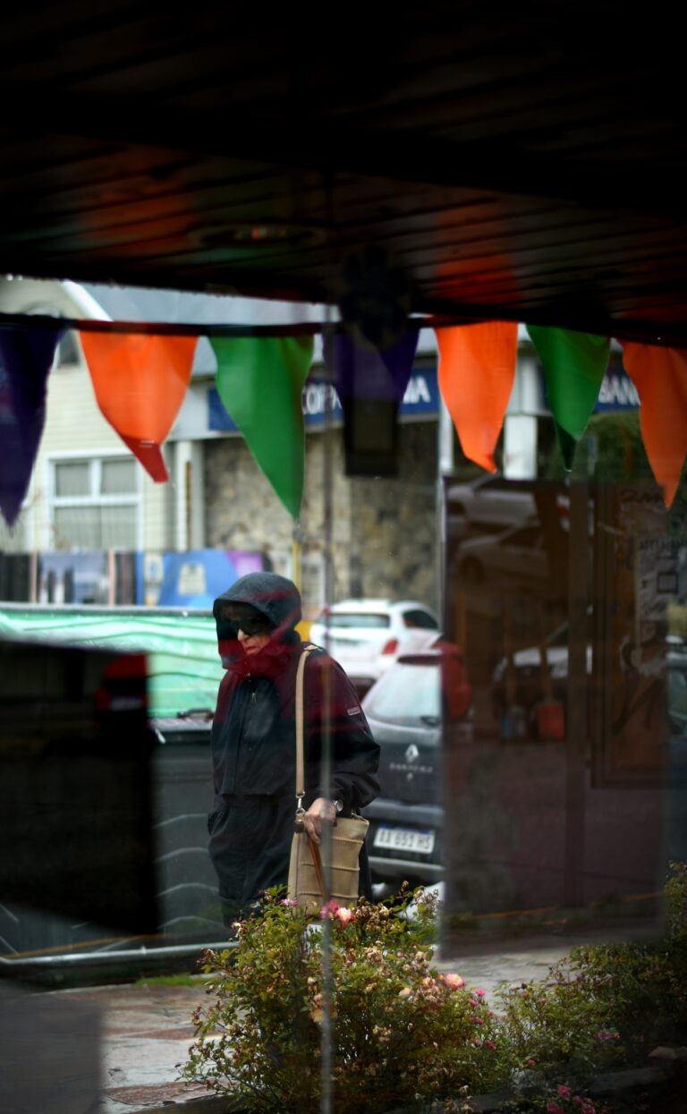 Street photo in San Carlos de Bariloche, Argentina by Rodrigo Marcotich