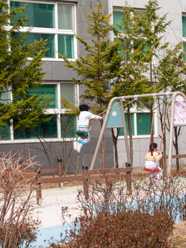 Street photo in Sejong, South Korea by Jvak Cheon