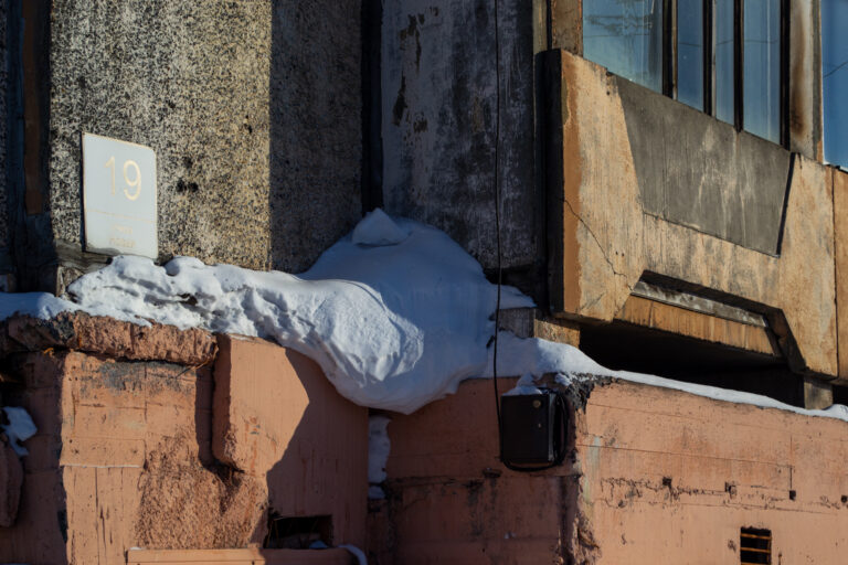 Street photo in Talnakh, Russia by Dmitry Kochnev