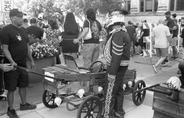 Street photo in Denton, United States by James Henningson