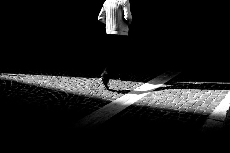 Street photo in Cascina, Italy by Thomas Bassetti