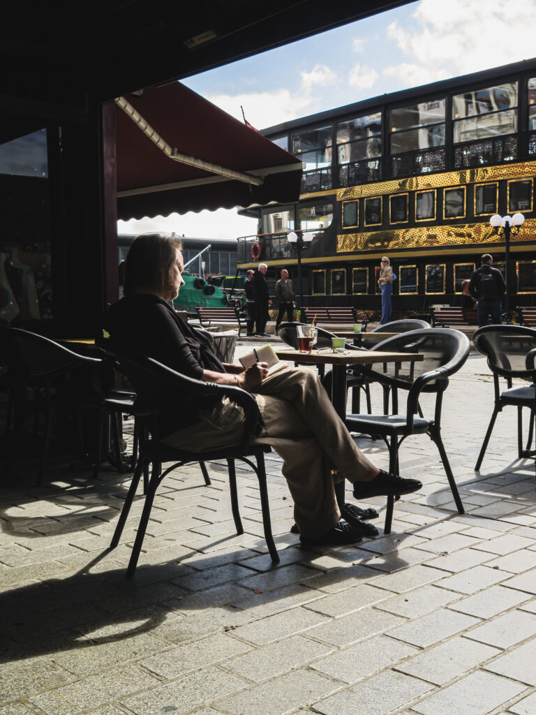 Street photo in Istanbul, Turkey by Rinat Fattakhov