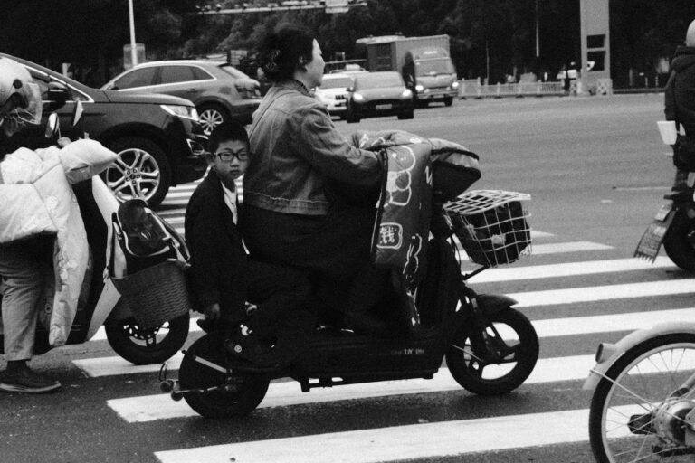 Street photo in Changzhou, China by Videl Mel