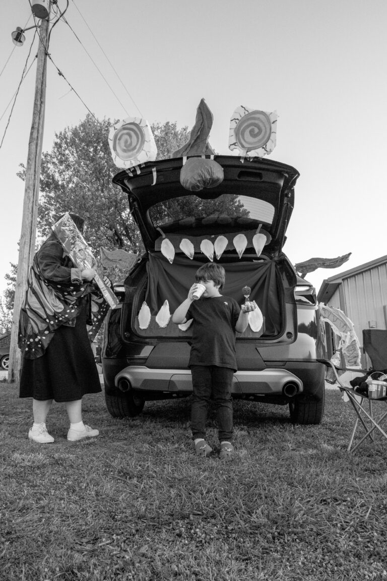 Street photo in Magnolia, United States by Cody Thompson