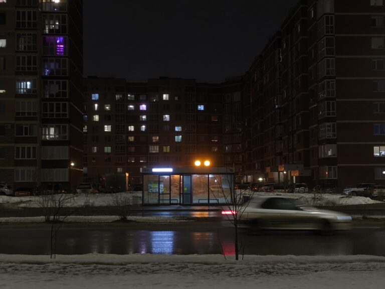 Street photo in Surgut, Russia by orin 286