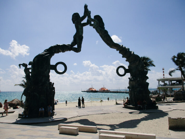 Street photo in Playa del Carmen, Mexico by Krishnasharan Das