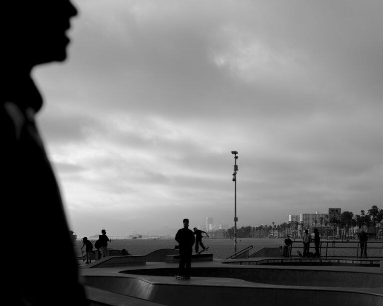 Street photo in Venice Beach, United States by Jay Cowan