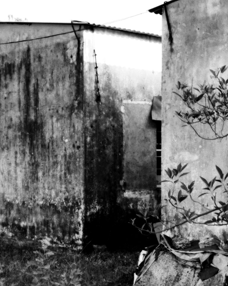 Street photo in Da Nang, Vietnam by David Rockwood