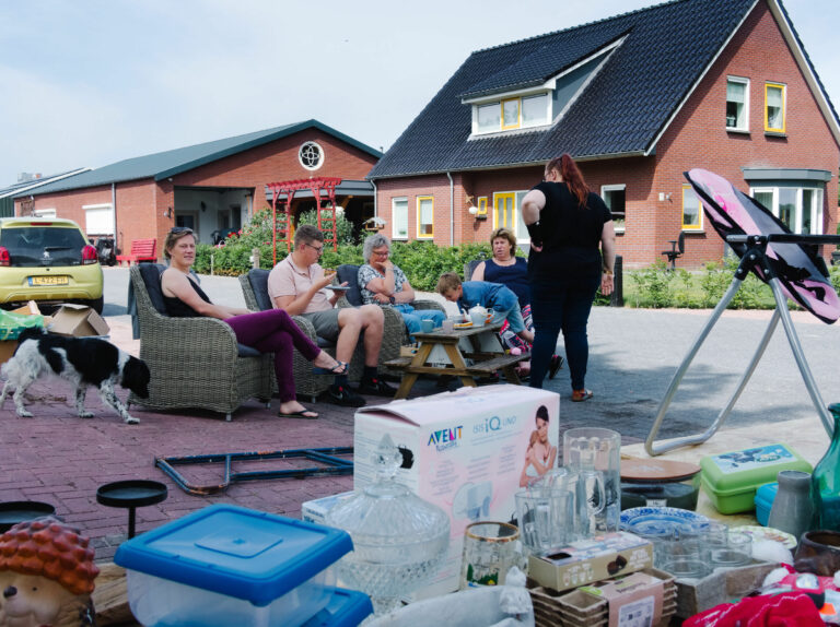 Street photo in Veelerveen, Netherlands by Marcel Konstapel