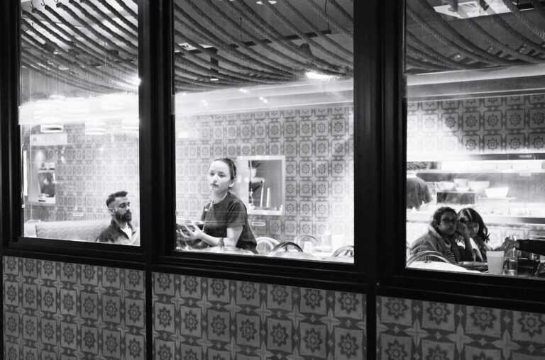 Street photo in Sydney, Australia by Hung ...