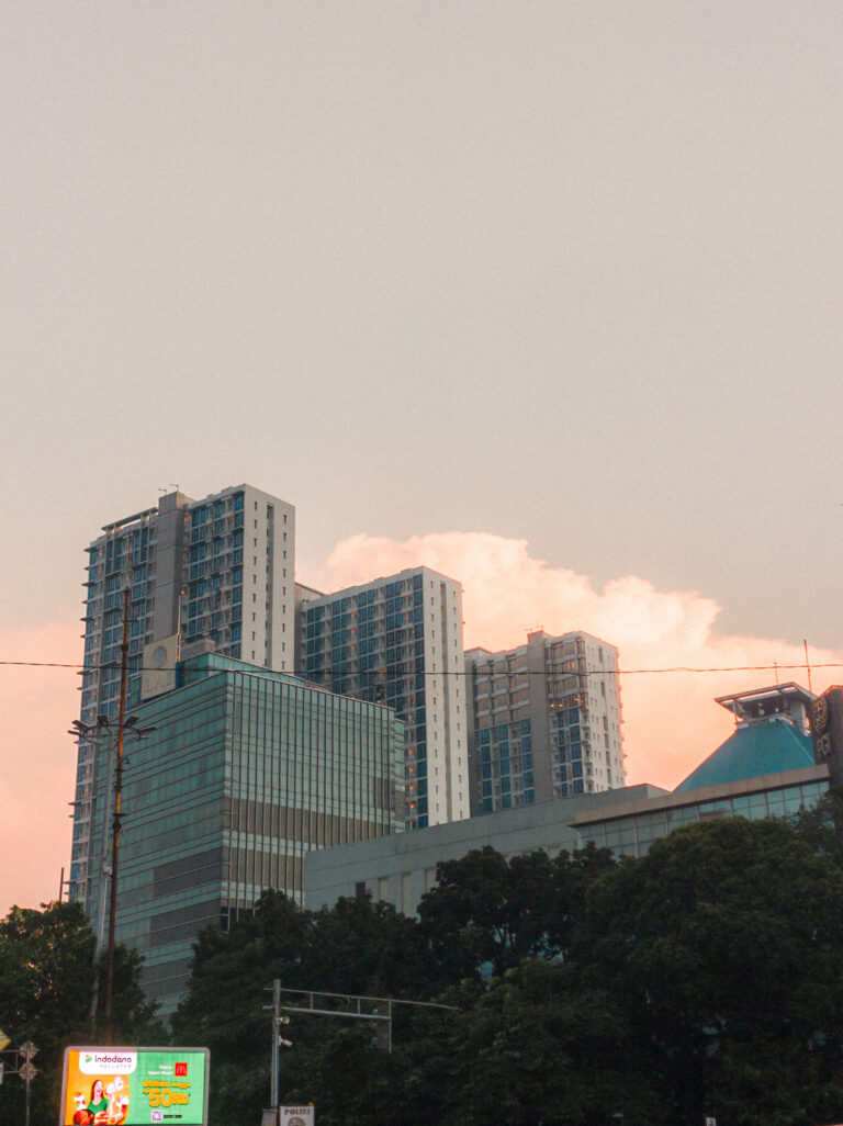 Street photo in Jakarta, Indonesia by Ariswan Chandra Wiratirta