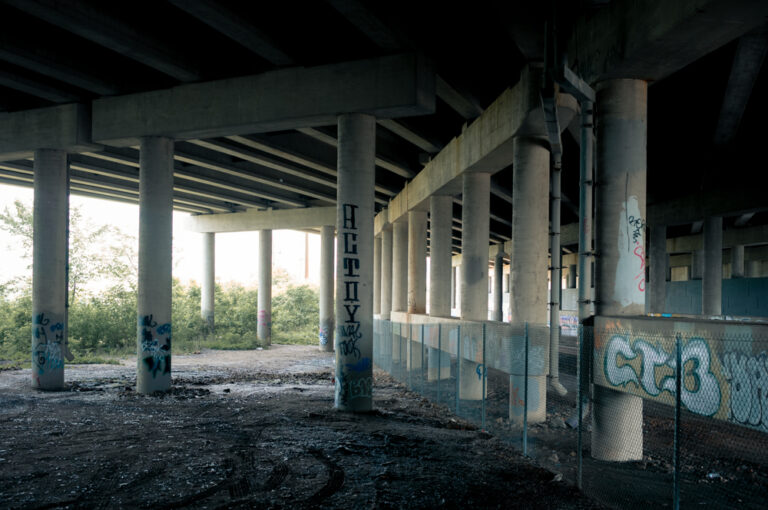 Street photo in Minneapolis, United States by Jay Cowan
