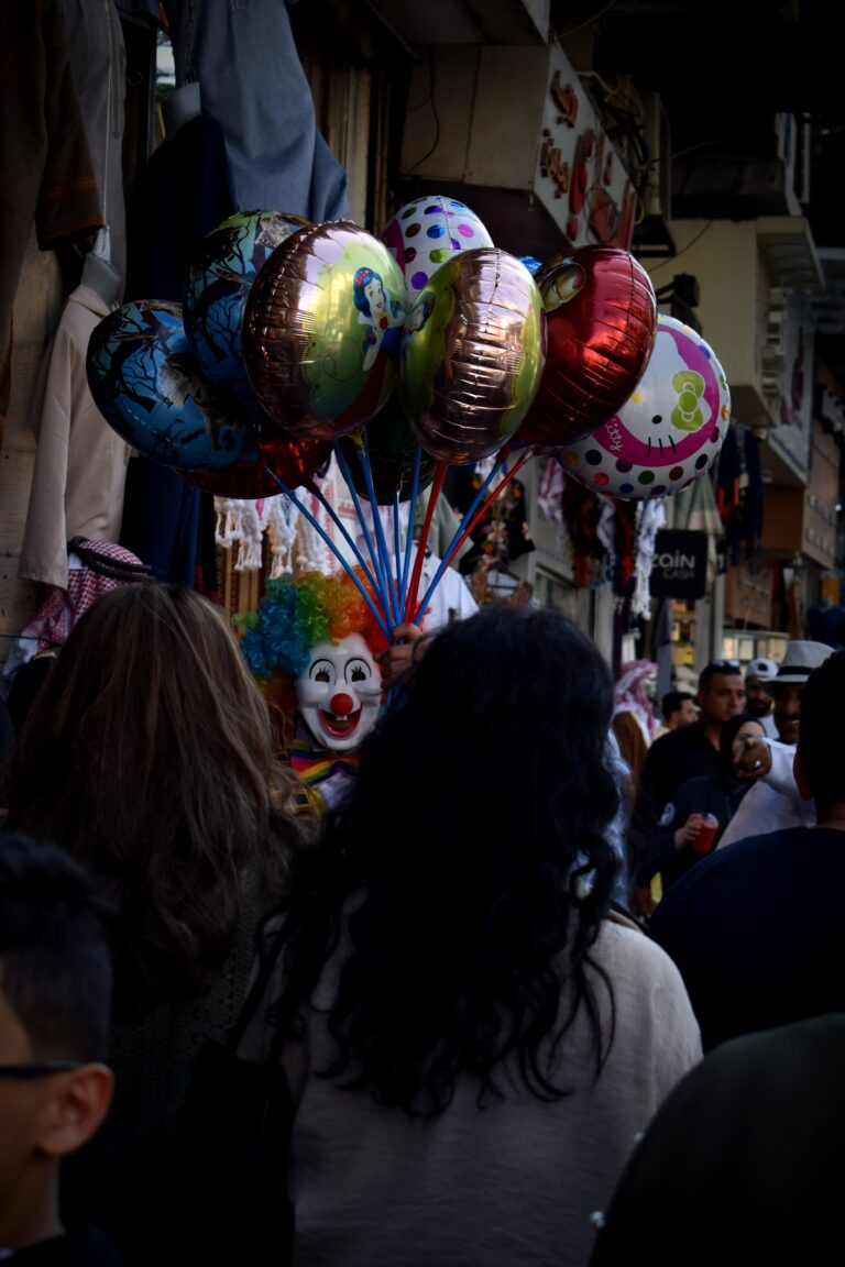 Street photo in Amman, Jordan by Rodrigo Marcotich